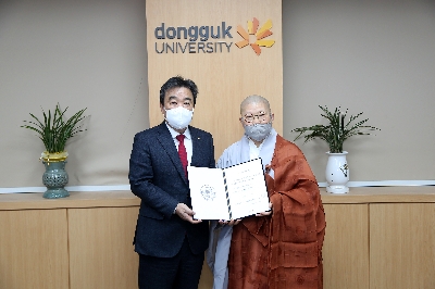 전자불전문화콘텐츠연구소장 진명스님, 1천만 원 기부